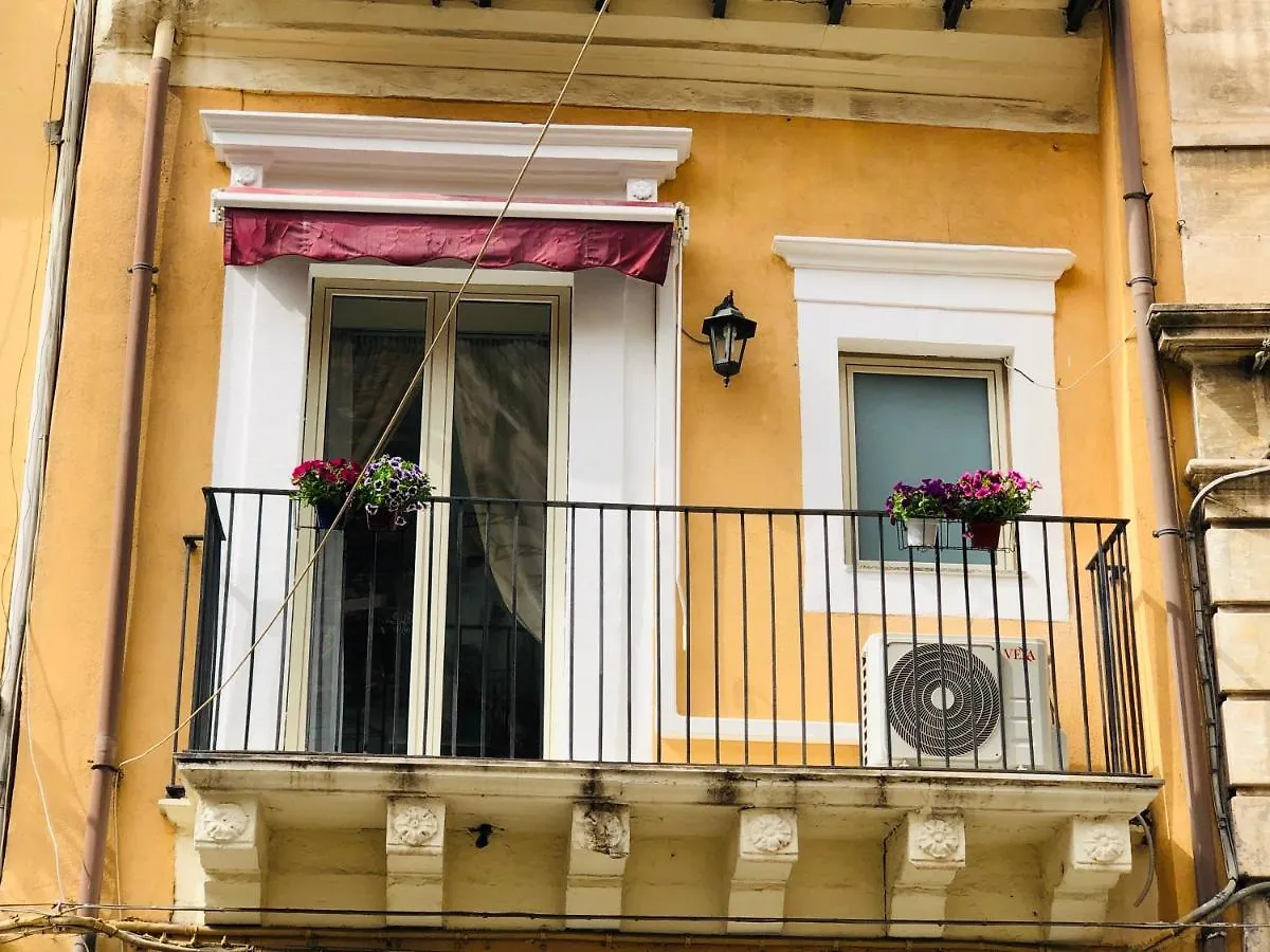 Carlottas'Home Catania 0*,